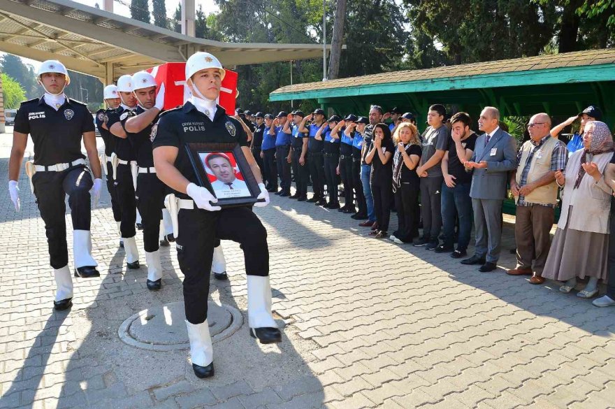 Fenomen olan gaspçı Hüseyin’i adliyeye götüren polis görev başında şehit oldu