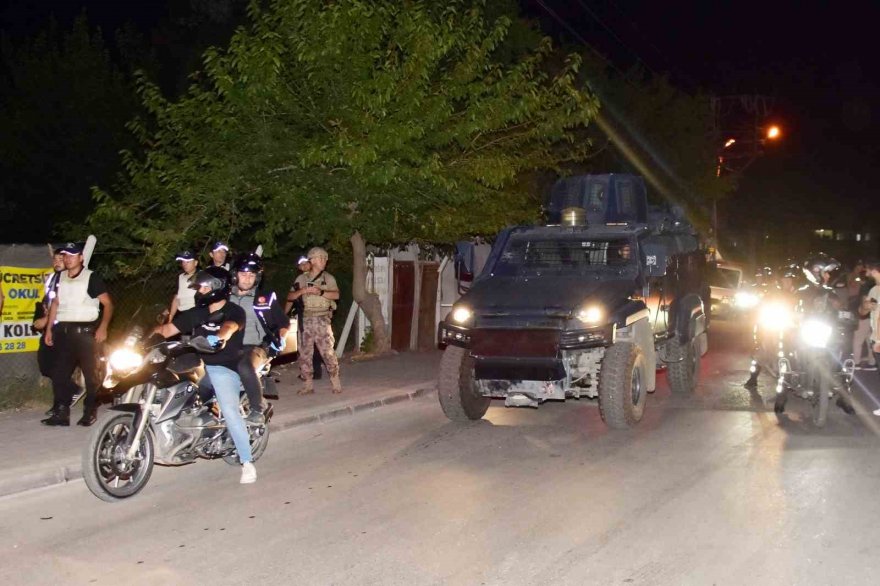 Adana’da narkotik polisi, uyuşturucu tacirlere göz açtırmıyor