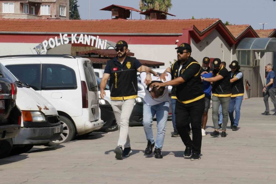 Soner Çetin'in kızının güzellik salonuna kurşun yağdıran 3 şüpheli tutuklandı