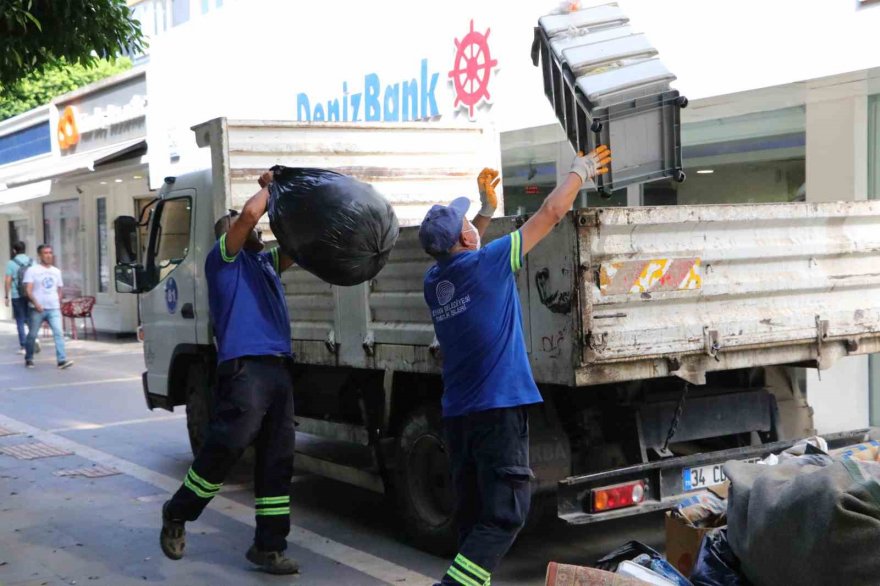 Adana'da 2 kamyon çöp bulunan evden dram çıktı: ‘Eşim öldükten sonrasını hatırlamıyorum’