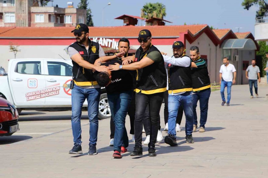 Fırına gelen uncunun 139 bin TL’sini silah zoruyla gasp ettiler: Bu anlar anbean görüntülendi