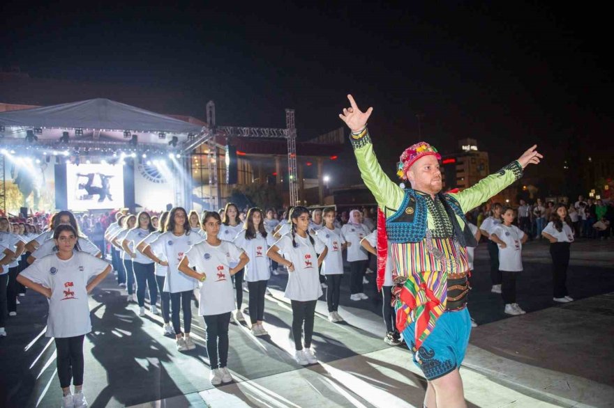 Seyhan’da Cumhuriyet Bayramı coşkusu