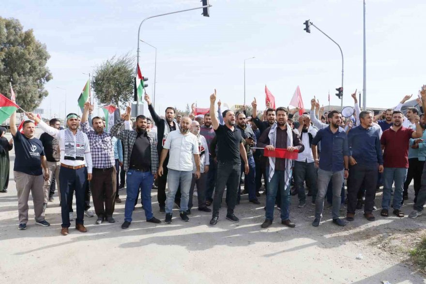 İncirlik'te gergin anlar: Gaziantep'ten gelen grup İncirlik’e girmeye çalıştı