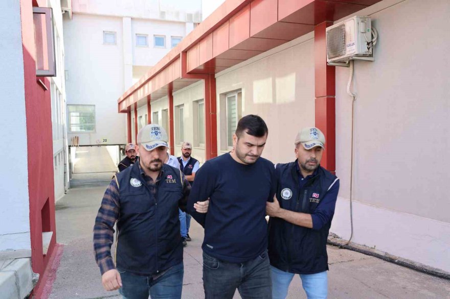 Adana’da Bylock kullanıcısı 4 firari FETÖ üyeliğinden yakalandı