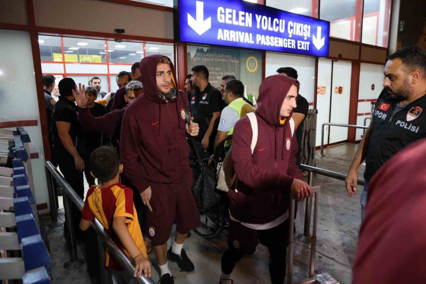 Galatasaray, Adana’ya geldi