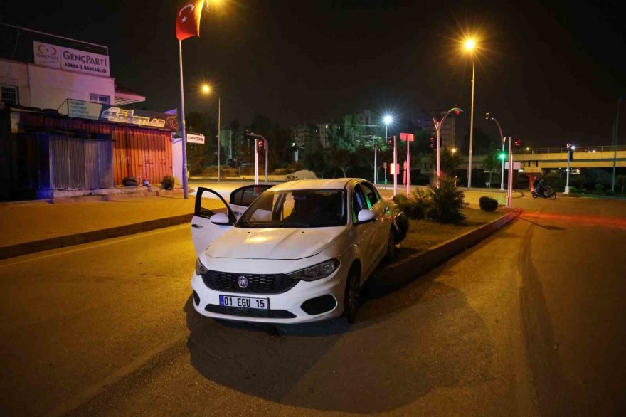 Hükümlü, polisi ezip kaçmak istedi, polisler aracın lastiklerine ateş edip yakaladı