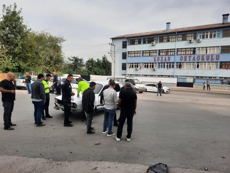 Adana'da motosiklet ile otomobil çarpıştı: 1 yaralı