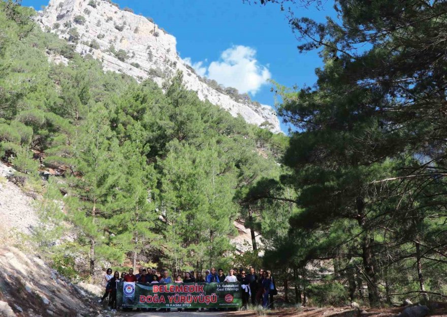 Eğitim-Bir-Sen Adana üyeleri Belemedik’te doğa yürüyüşü yaptı