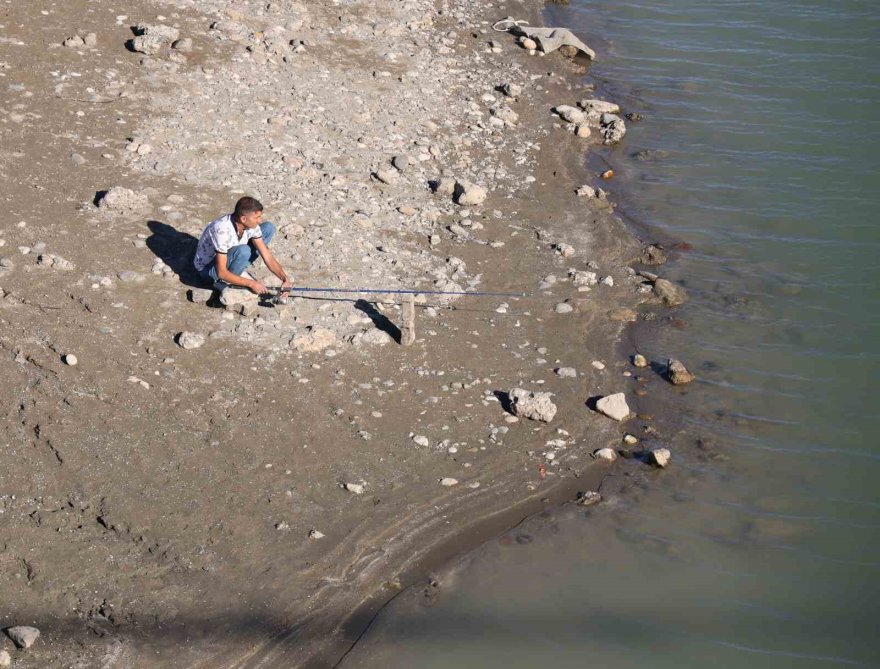 Seyhan Nehri’nde sular kesildi, balıkçılara gün doğdu