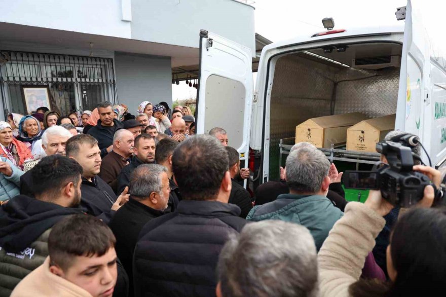 Elektrikli soba faciasında hayatını kaybeden anne, baba ve ikiz çocukları toprağa verildi