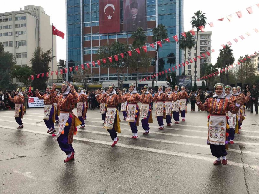 Adana’da kurtuluşun 102. yıl coşkusu