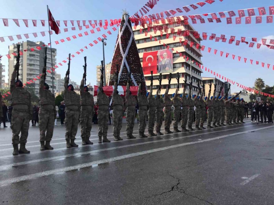 Adana’da kurtuluşun 102. yıl coşkusu