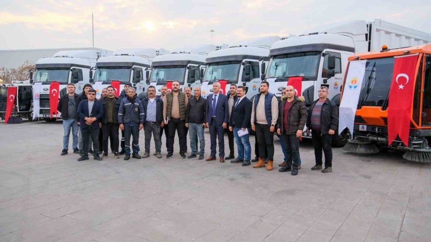 Adana Büyükşehir Belediyesi filosuna 5 yeni araç daha ekledi