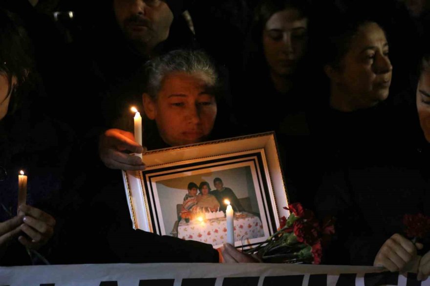 Adana’da depremin yıl dönümde gözyaşları sel oldu