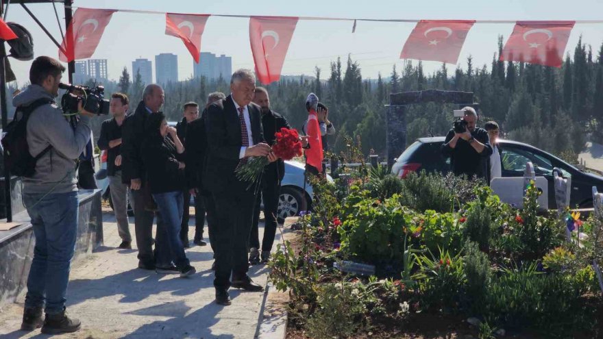 Balonlar bu sefer çocukların ellerinde değil mezar taşlarında uçuştu