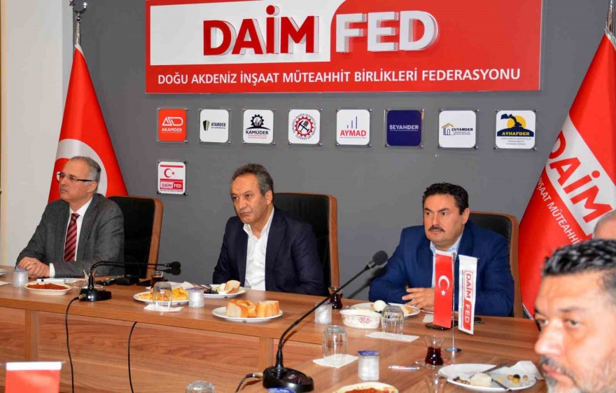 Adana'da ağır ve orta hasarlı binalarda dairesi olanlara yerinde dönüşüm ödemeleri başladı