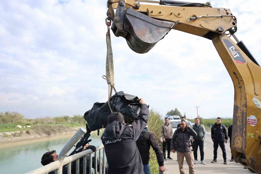 Yaşlı adam sulama kanalında ölü bulundu