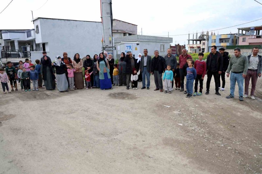 Mahallenin bozuk yol isyanı