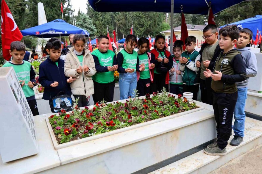 Okullarına ismi verilen şehidi unutmadılar