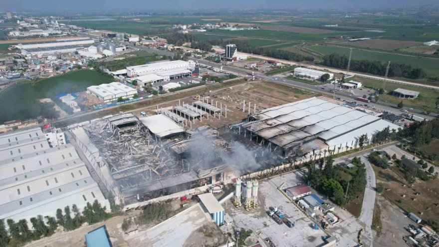 Elektrikli bisiklet fabrikasındaki yangının büyüklüğü gündüz ortaya çıtı