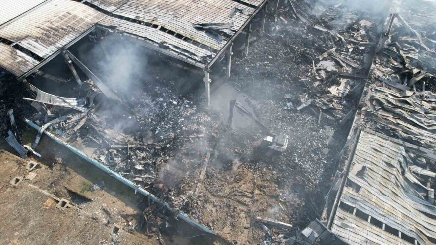 Elektrikli bisiklet fabrikasındaki yangının büyüklüğü gündüz ortaya çıtı