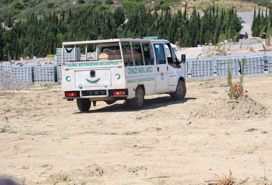 ABD’de ölü bulunan Adanalı fenomenin mezarı açıldı, yeniden otopsi yapılacak