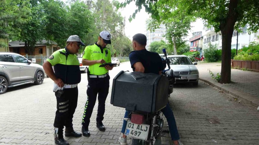 Motosiklet sürücüleri kural tanımayan motosikletlilerden rahatsız