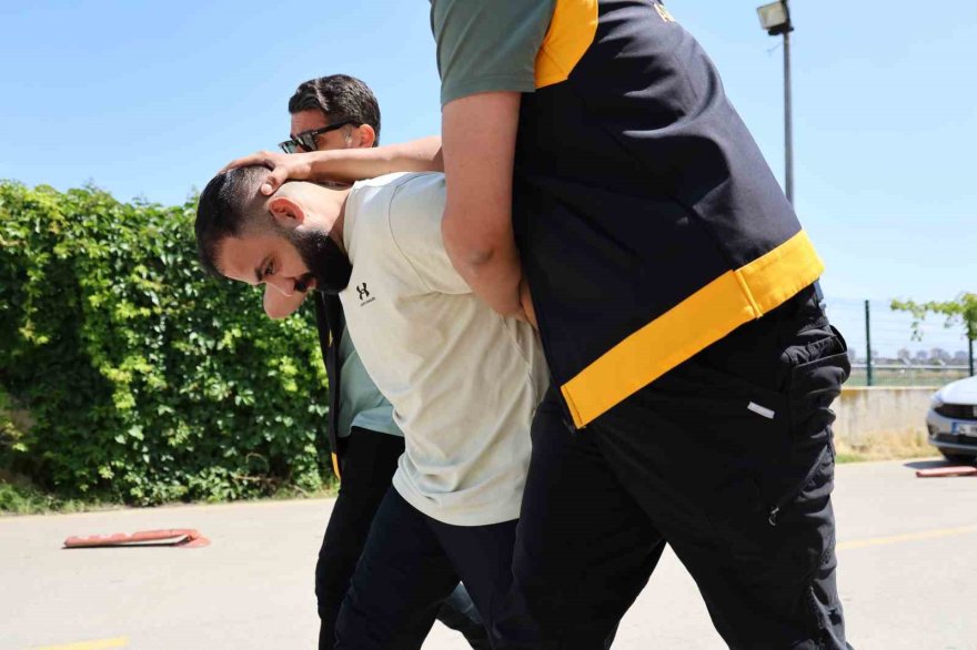Seyhan polisi kırmızı bültenle aranan İsmail Abdo’yu yakaladı