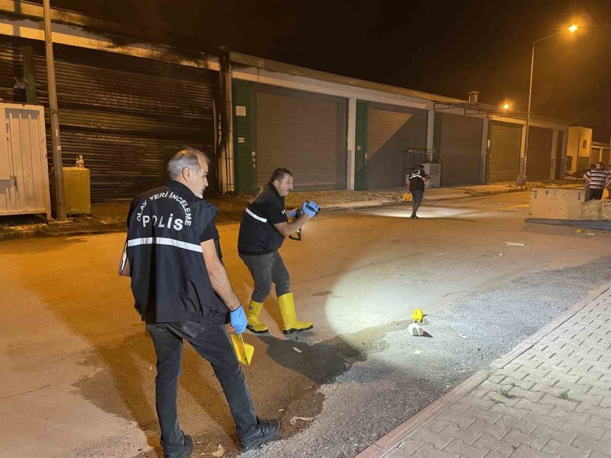 Önce kundakladı, sonra itfaiyenin önünü kesip havaya ateş açtı