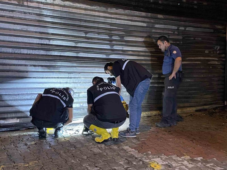 Önce kundakladı, sonra itfaiyenin önünü kesip havaya ateş açtı