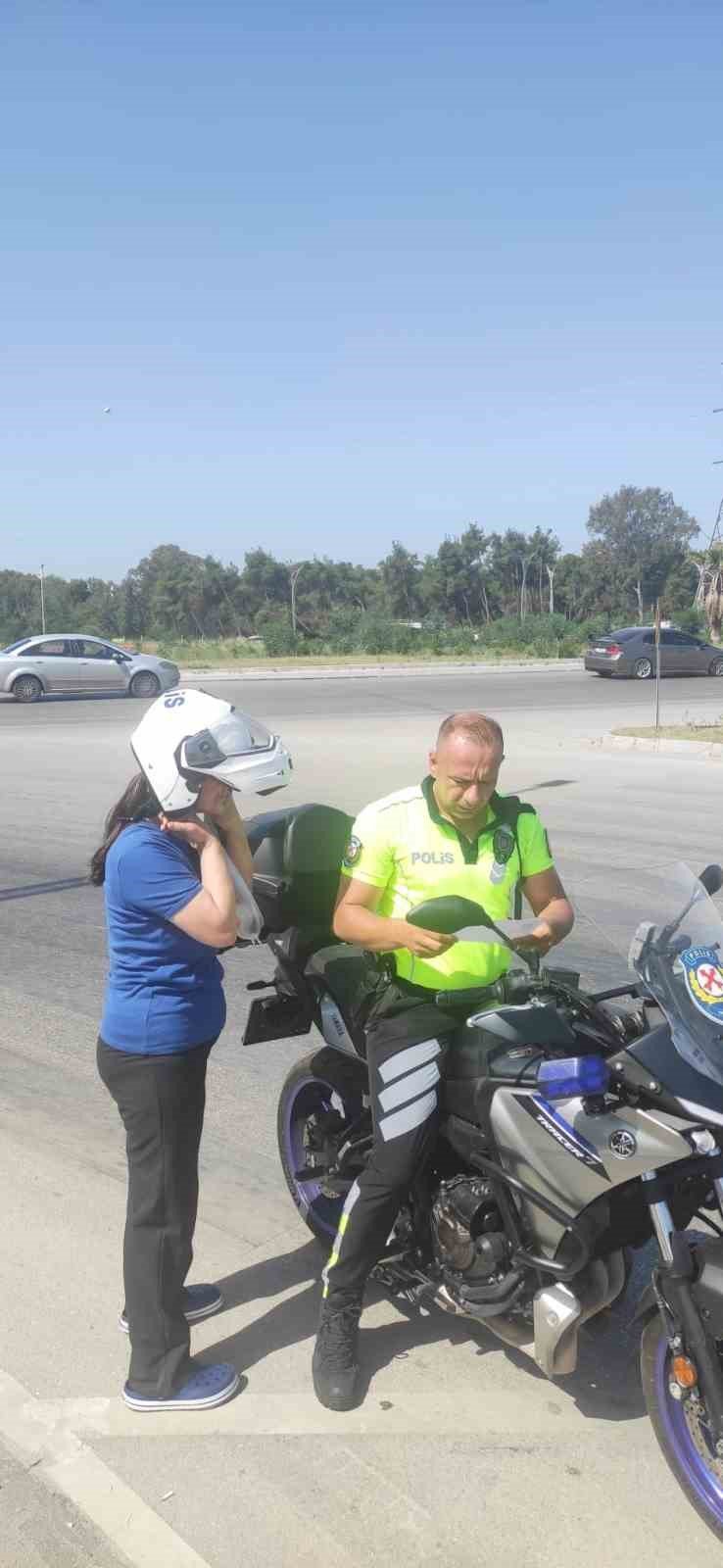 Yanlış sınav yerine gelen öğrencinin imdadına trafik polisi yetişti