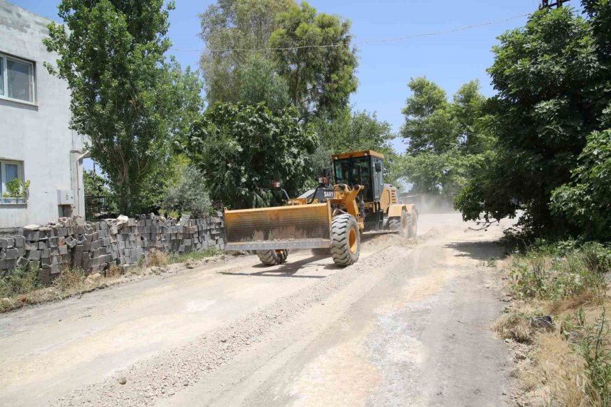 Ceyhan’da İnönü Mahallesi’nin 30 yıllık yol sorunu tarihe karışıyor