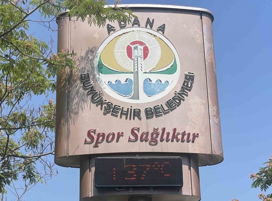 Adana sıcağı vatandaşa bu kez nem hesabı yaptırdı