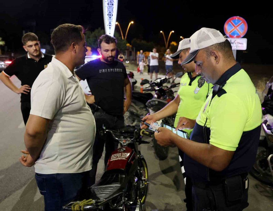 Kurallara uymayan 347 motosiklet sürücüsü cezadan kaçamadı