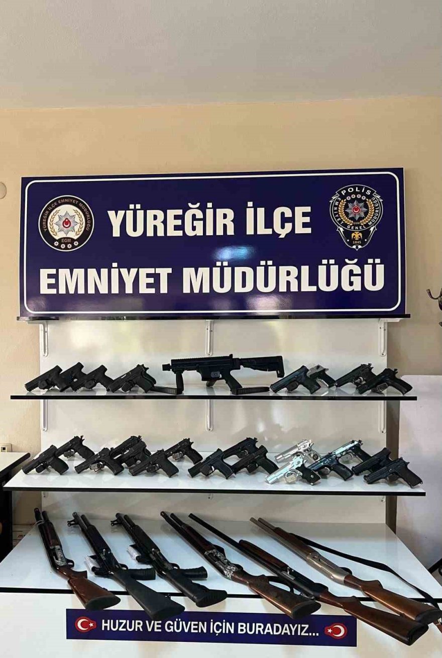 Yüreğir polisi 32 ruhsatsız silah ele geçirdi