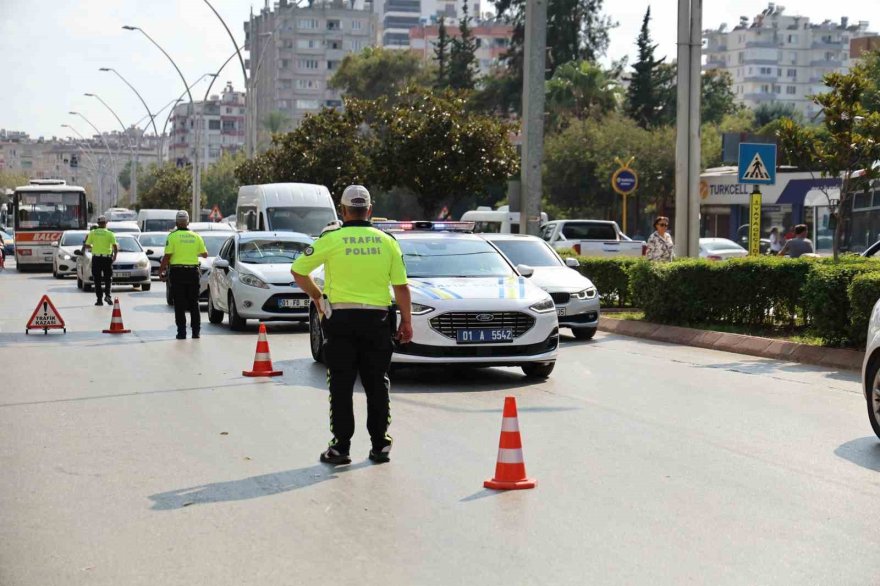 Yayalara yol vermediği için ceza yedi, ‘PKK’lıları gidip çekmezsiniz’ dedi