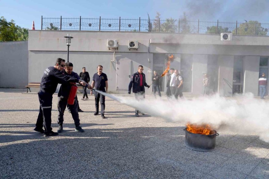 Çukurova Belediyesi personeline yangın eğitimi verildi